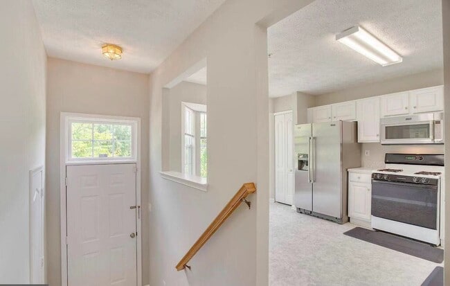 Building Photo - 3227 Halcyon Ct