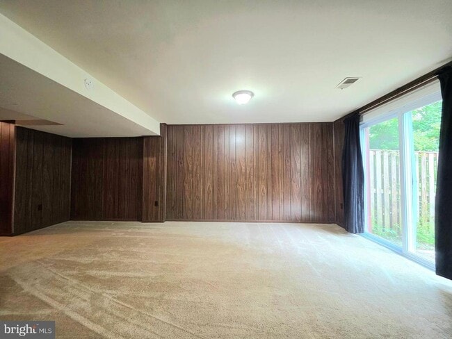 Building Photo - 5393 White Mane
