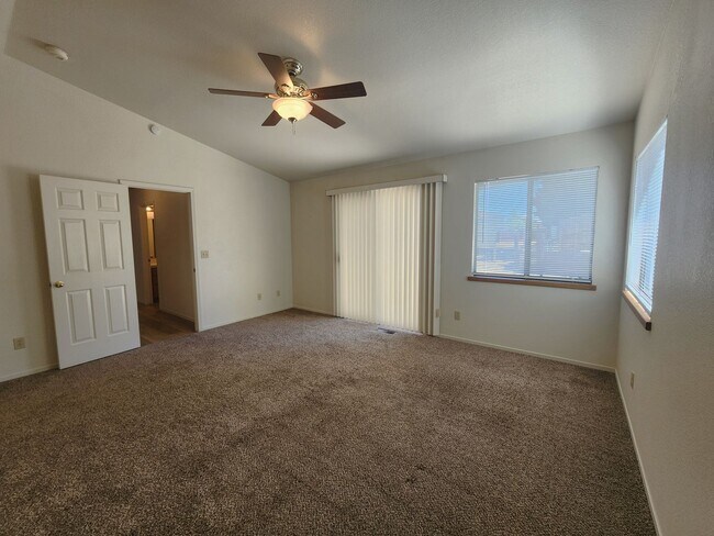 Building Photo - Home For Rent in Sunridge