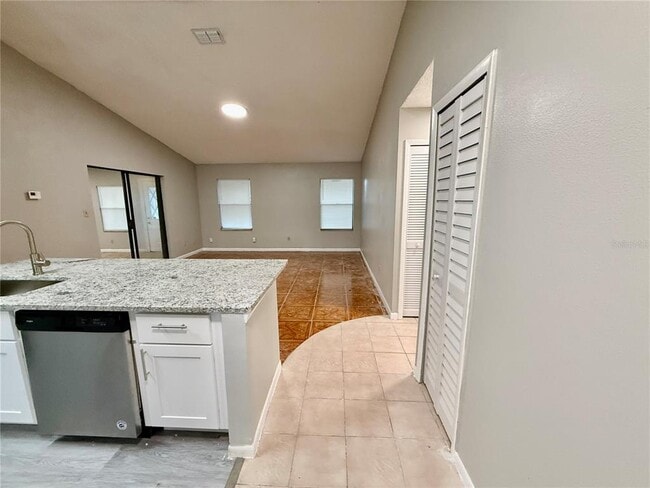 Building Photo - 5490 Britan Dr