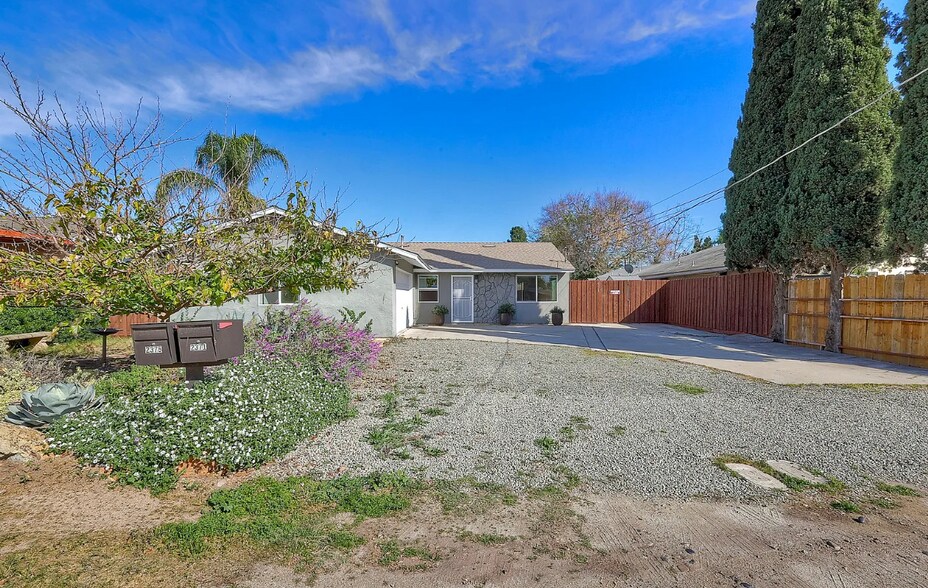 Building Photo - 2371 Berry St