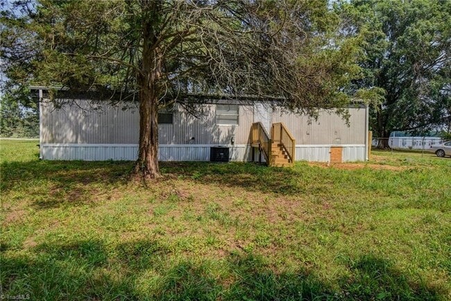 Building Photo - 5947 Julian Airport Rd