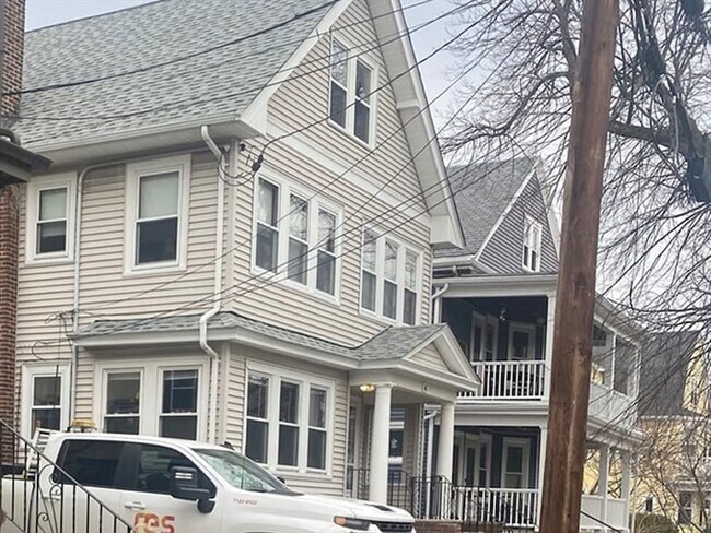 Building Photo - 46 Grafton St