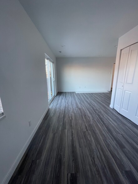 Building Photo - 322 Mount Everest Dr