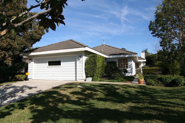 Building Photo - Spacious 3 Bed, 2 Bath Home in Encinitas