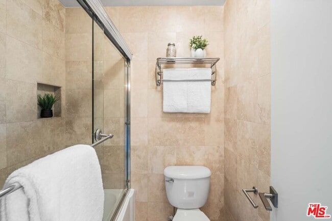 Building Photo - 10747 Wilshire Blvd