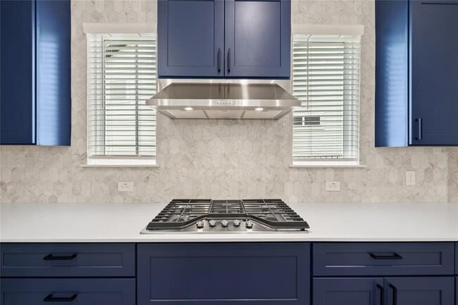 Building Photo - 1608 Kit Cir