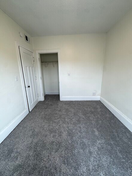 Building Photo - 717 22nd St