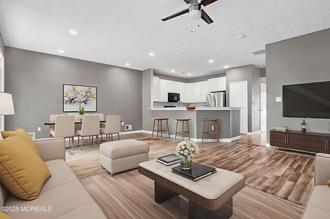 Building Photo - 100 Pine St