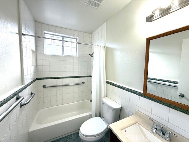 Building Photo - 2728 Denton Ave