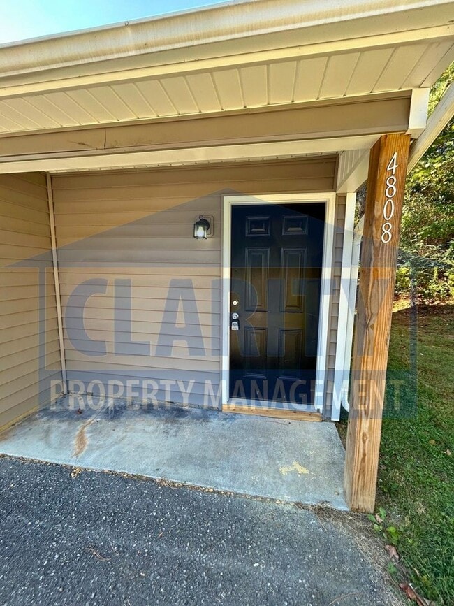 Building Photo - 4808/4810 Charwood Trail NW