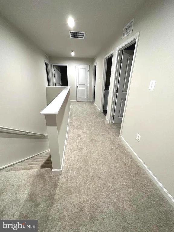 Building Photo - 420 Circle Dr