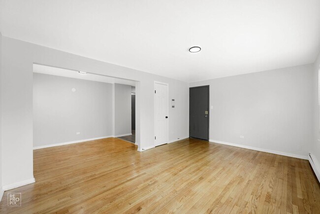 Building Photo - 8935-39 S Dauphin Ave Chicago, IL 60619