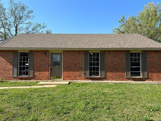 Primary Photo - 4230 Fairwood Dr