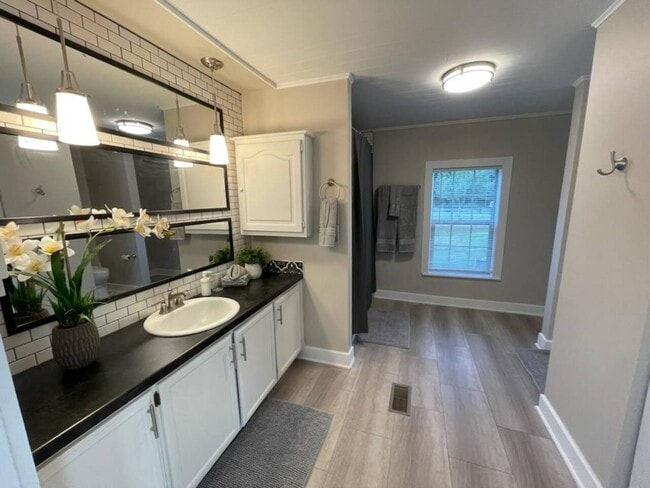 Building Photo - N3185 Seward Heights Rd