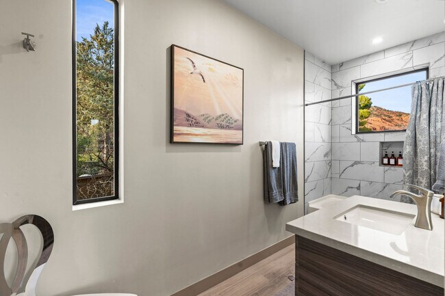 Building Photo - 60 Moondance Ln