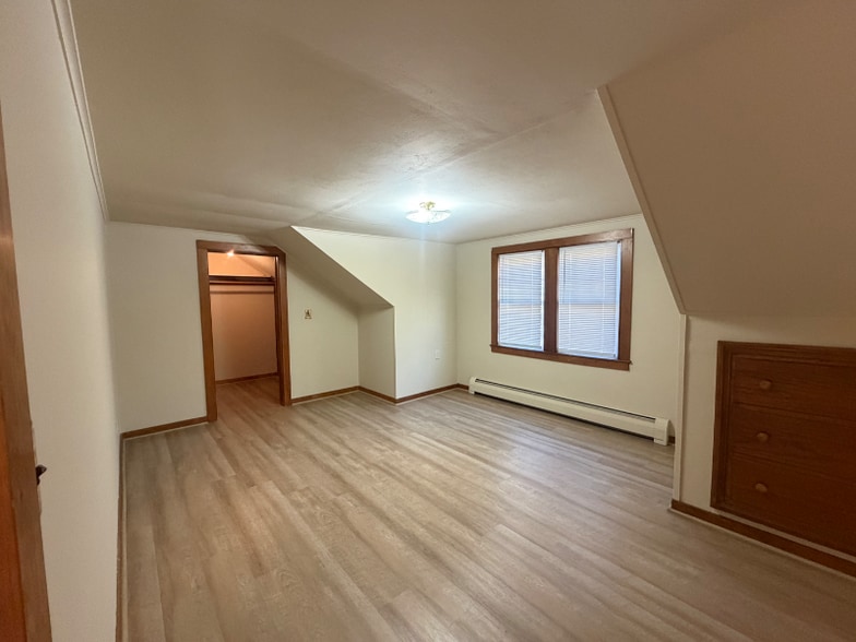 Building Photo - 190 Hoskins Rd