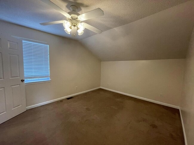 Building Photo - 233 Timber Wind Dr