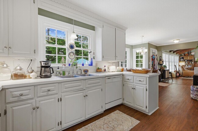 Building Photo - 206 Ramblewood Dr