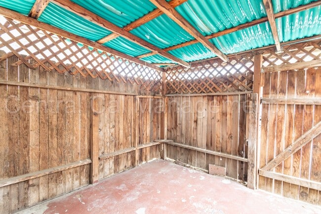 Building Photo - MOVE IN SPECIAL! - HALF MONTH OFF NOV RENT...
