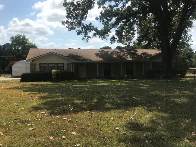 Primary Photo - LARGE HOME NEAR CROSS LAKE