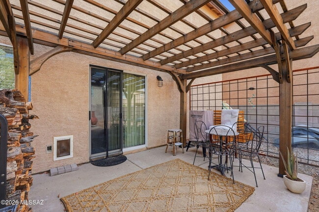 Building Photo - 8471 N Placita De La Manzana