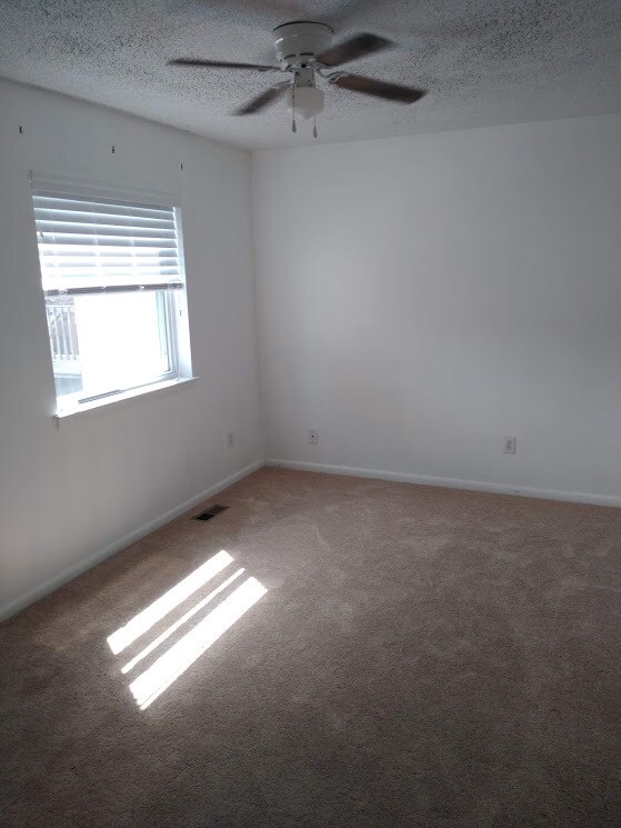 Building Photo - 5005 Halwell Dr