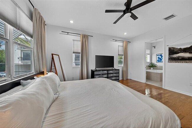 Building Photo - South Florida Excellent Rental - 1 month FREE!!!