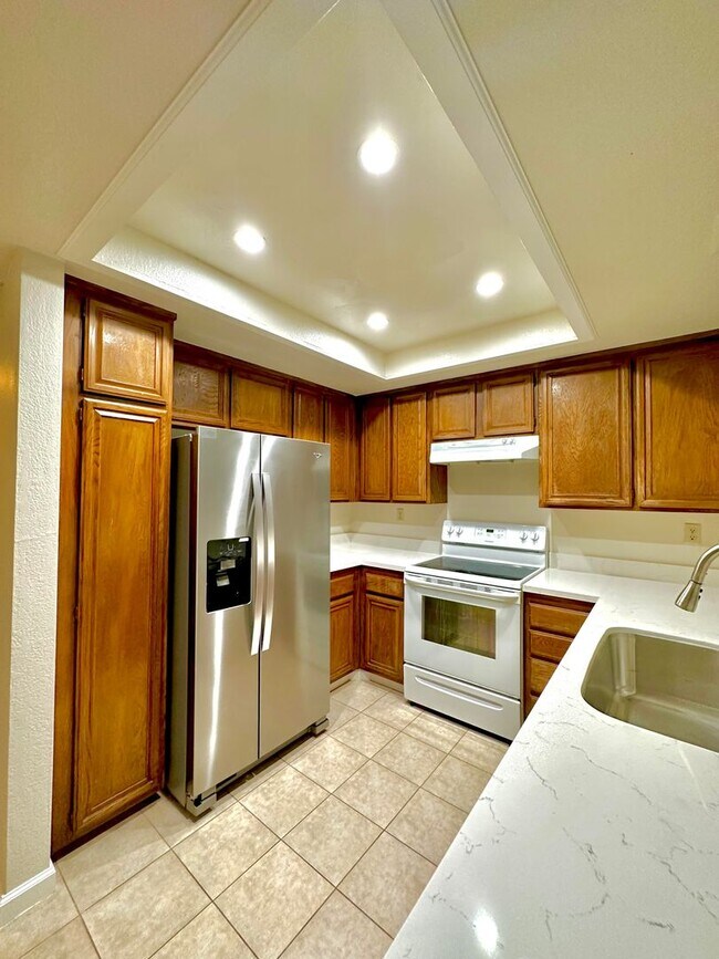 Building Photo - $3,690 / 3 BR - GORGEOUS THREE BEDROOM HOME IN PARKMONT AREA OF CENTRAL FREMONT