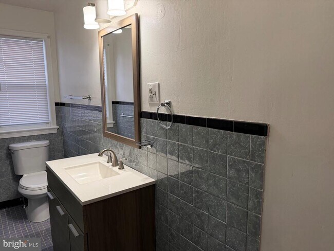 Building Photo - 251 Summit Ave