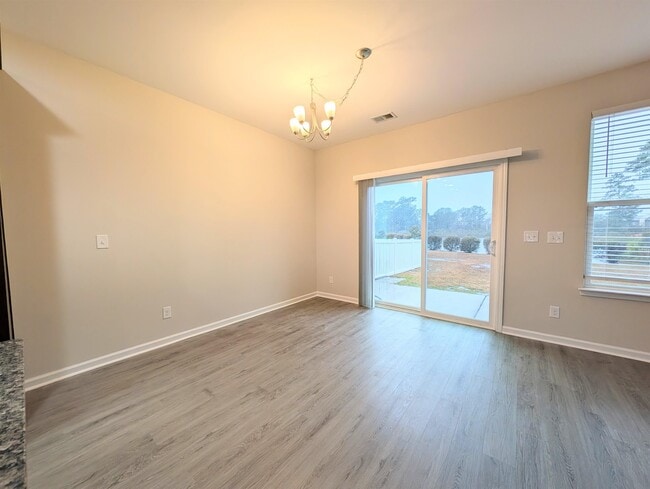 Building Photo - 129 Goldenrod Cir