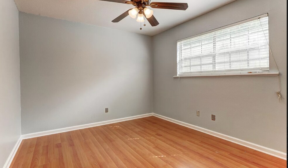 Building Photo - 3121 Johnston St