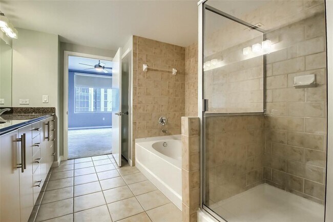 Building Photo - 54 Rainey St