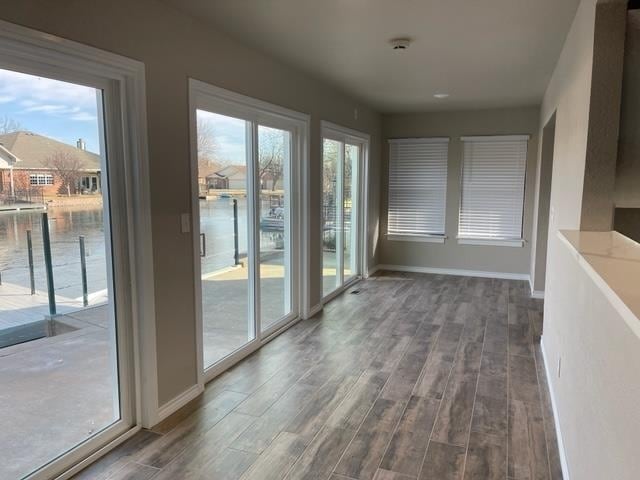 Building Photo - 3642 Lakeshore Dr