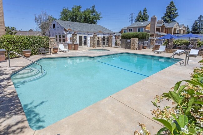 Pool - Lakeside Condominiums