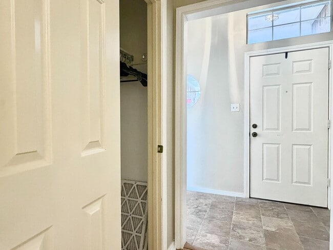 Building Photo - 2633 Bauer Dr