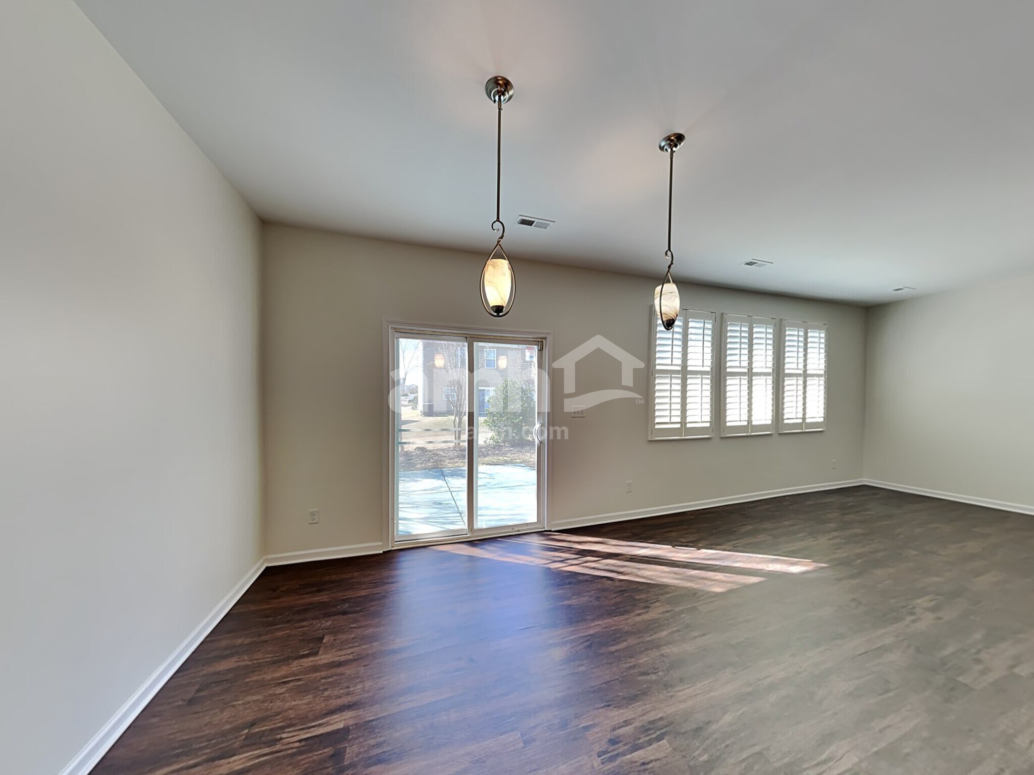 Building Photo - 1009 Skillbeck Rd