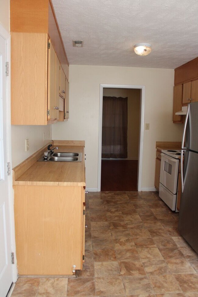 Building Photo - Newton Place