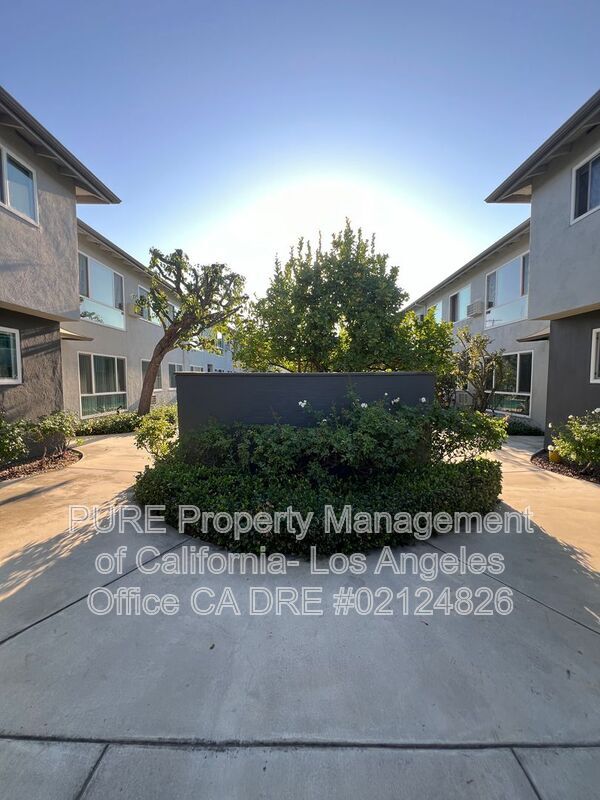 Building Photo - 4427 Murietta Ave