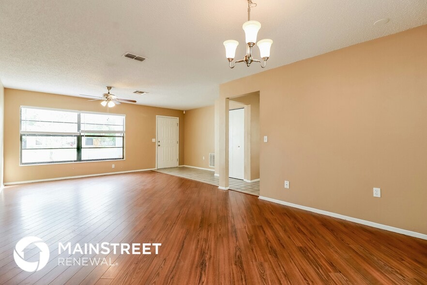 Building Photo - 8373 Camphor Dr