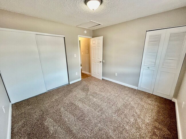 Building Photo - 1059 Mazatlan Cir