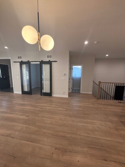 Building Photo - 6853 W Belmont Ave