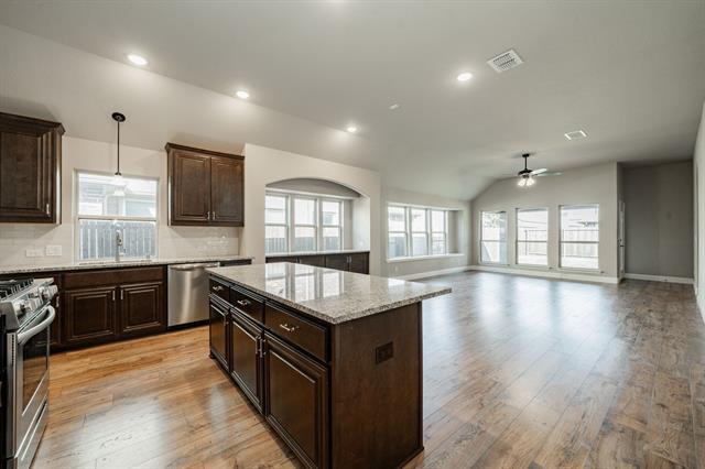 Building Photo - 920 Baldcypress Dr