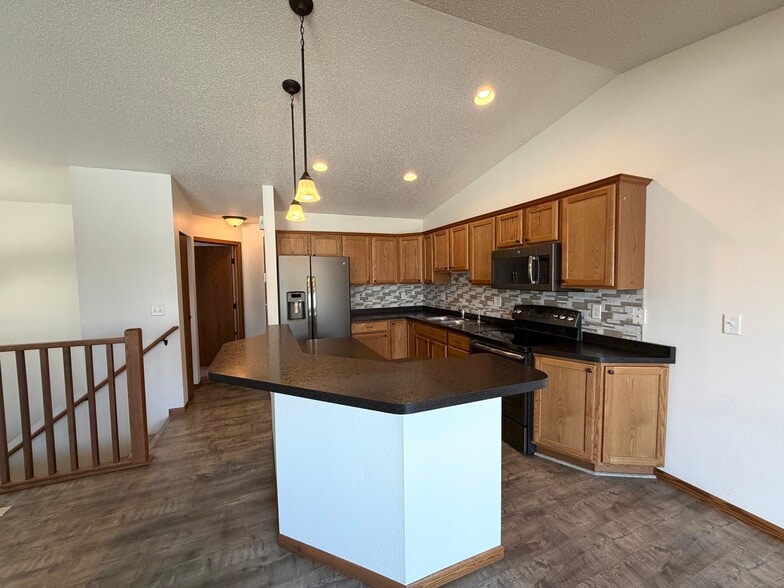 Building Photo - 2480 5th St W