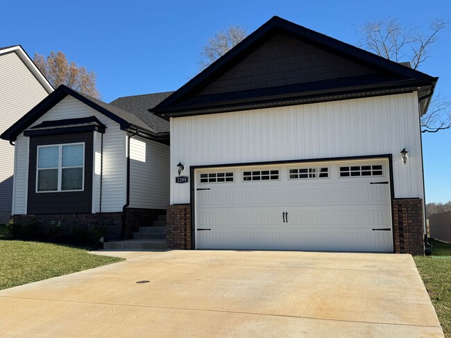 Building Photo - Beautiful Single Family Home!