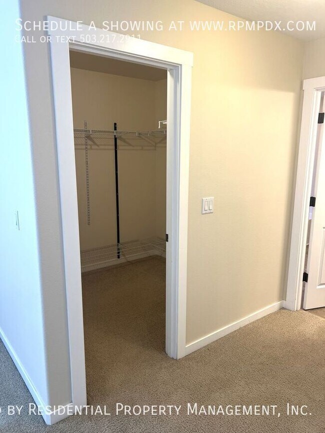 Building Photo - 15355 SW Greenfield Dr