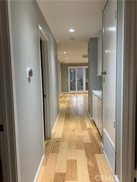 Building Photo - 5201 Thorn Tree Ln