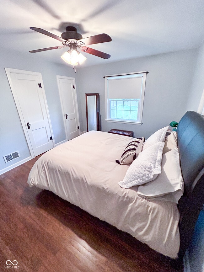 Building Photo - 5805 Norwaldo Ave