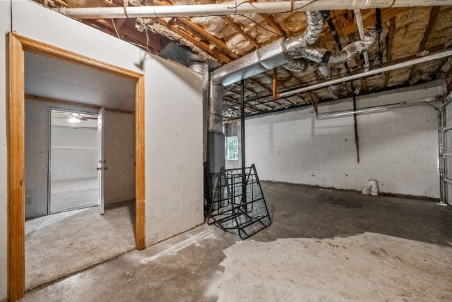 Building Photo - 712 Green Valley Ct