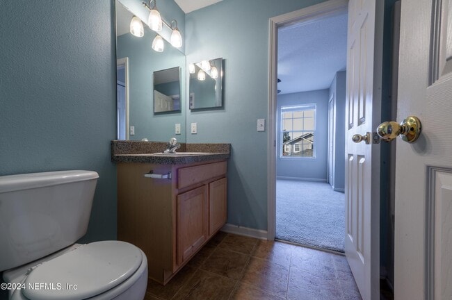 Building Photo - 807 Scrub Jay Dr